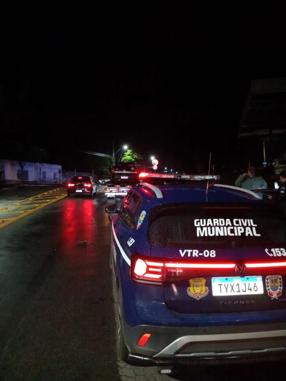 GCM recolhe veículo por som alto e irregularidades na Avenida Minas Gerais