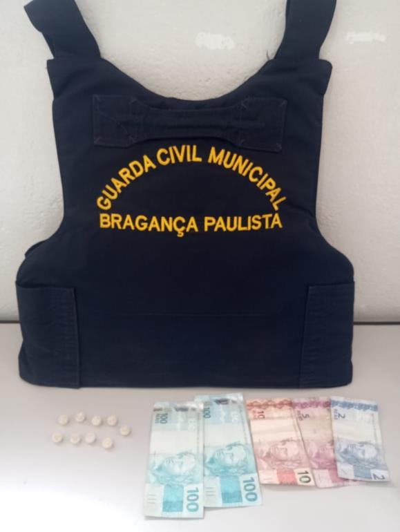 Homem é preso pela GCM por tráfico de drogas