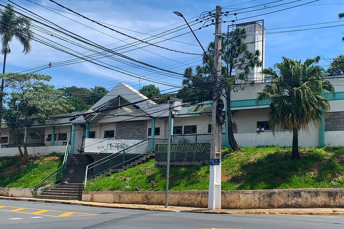 Prédio abandonado da antiga Unimed será fechado para evitar invasões