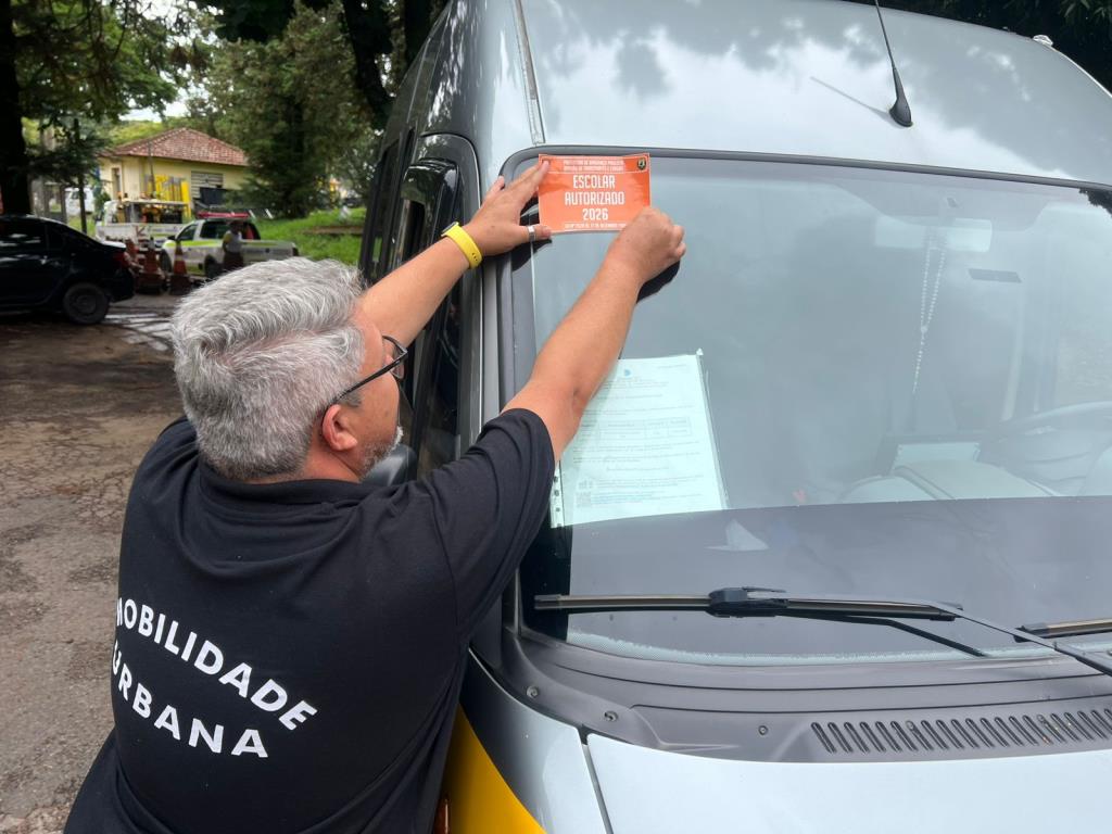 Transporte escolar autorizado deve utilizar selo oficial