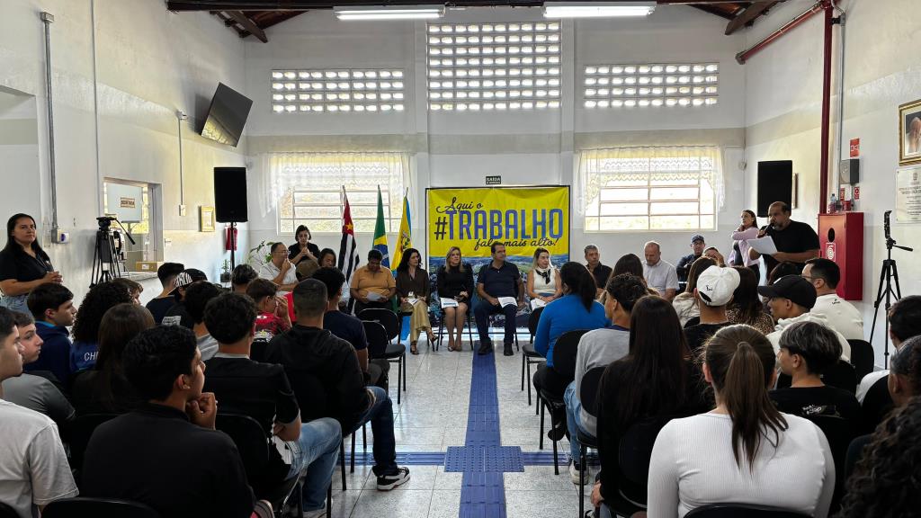 Encontro reúne jovens e dá início ao Programa Aprendiz Bragantino