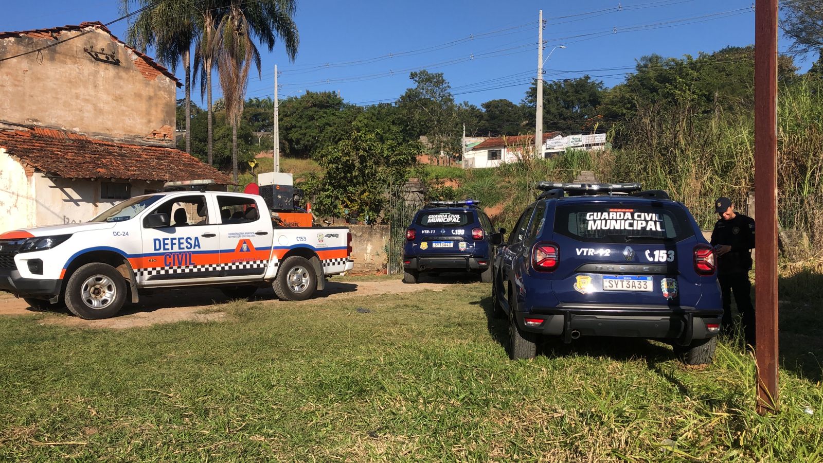 Defesa Civil flagra homem colocando fogo em mata no bairro Santa Luzia