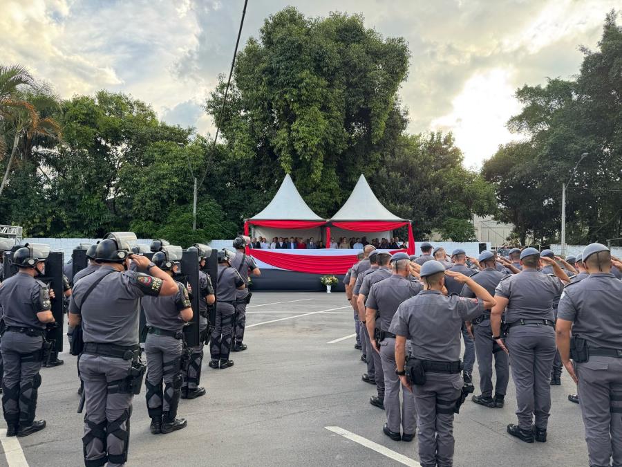 Prefeito e vice-prefeita de Bragança Paulista são homenageados pelo 34º Batalhão da Polícia Militar