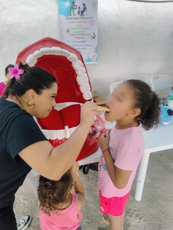 Prefeitura promove ação “Natal com Saúde Bucal” em diversos bairros da cidade