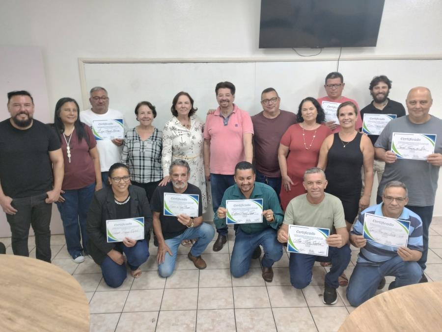 Fundo Social entrega certificados aos alunos do curso de qualificação profissional