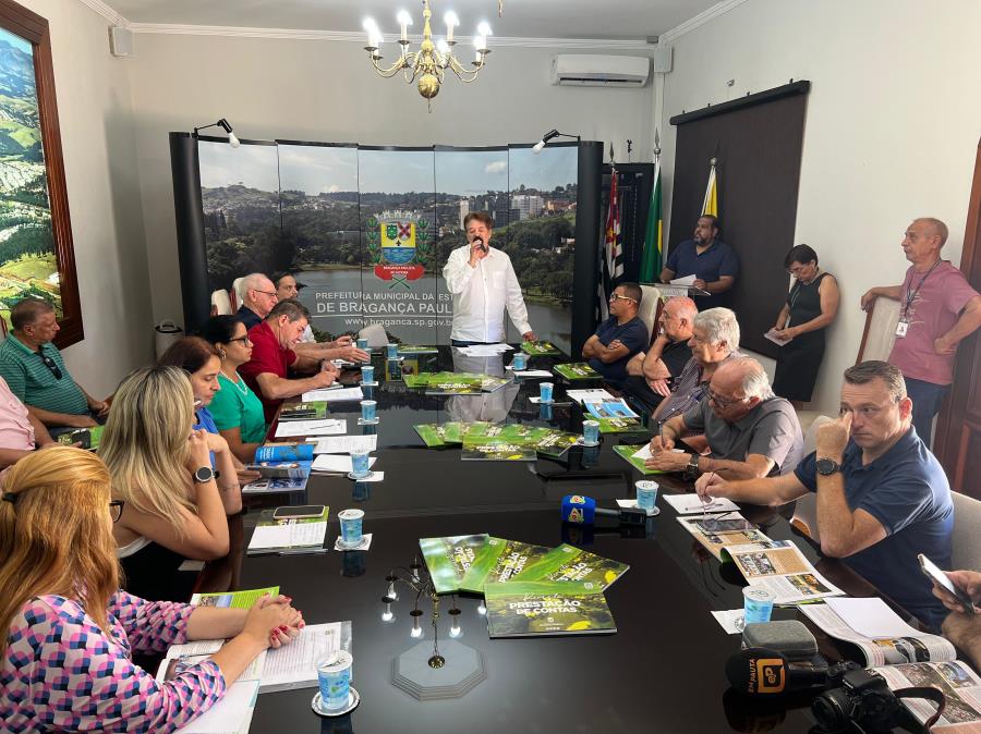 Prefeitura de Bragança Paulista lança revista de Prestação de Contas