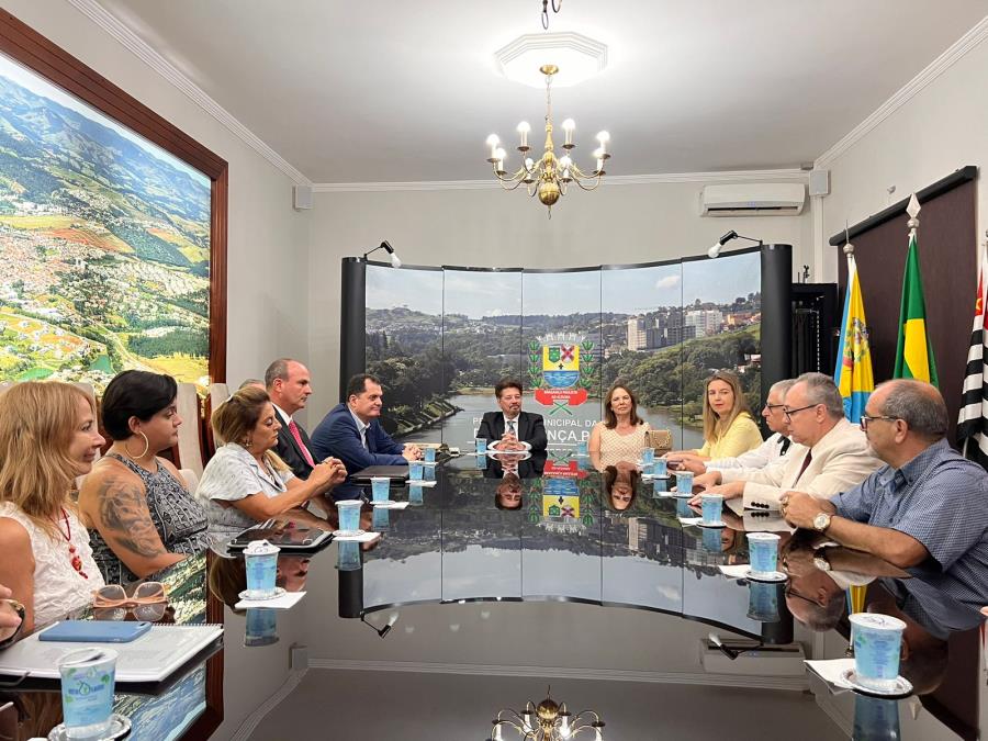 Prefeito recebe visita do Deputado Fábio Porta e firma parceria com a Sociedade Ítalo Brasileira de Bragança Paulista