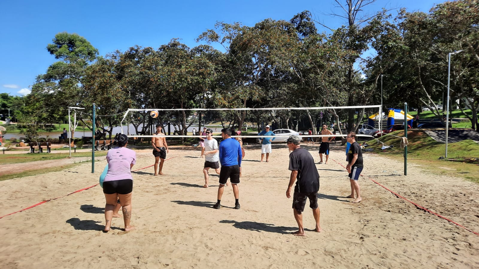 Manhã de Lazer leva atividades para a população no Lago do Taboão