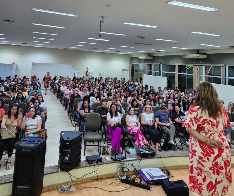 Prefeitura promove série de palestras sobre autocuidado e motivação para celebrar o Dia dos Professores