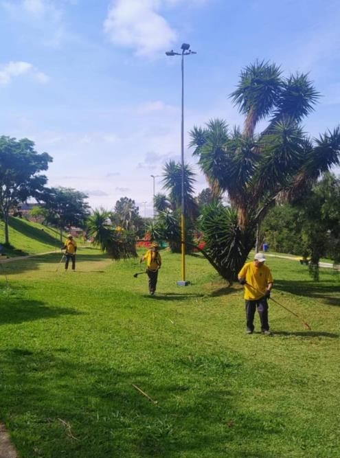 Prefeitura de Bragança por meio das zeladorias municipais intensificam os serviços de capina, limpeza e roçagem nos bairros