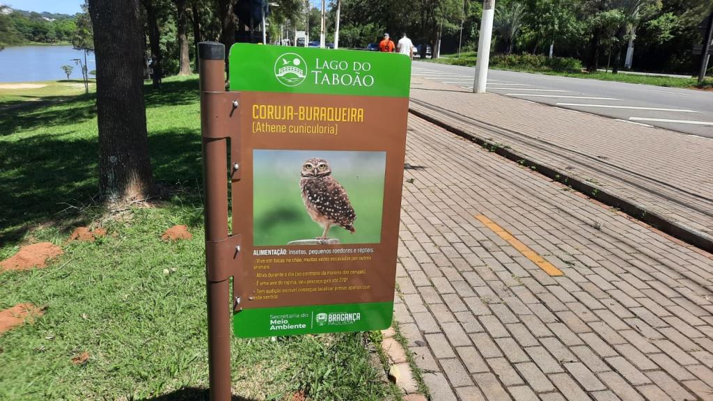 Parques urbanos passam a contar com novas placas educativas sobre fauna e conservação ambiental