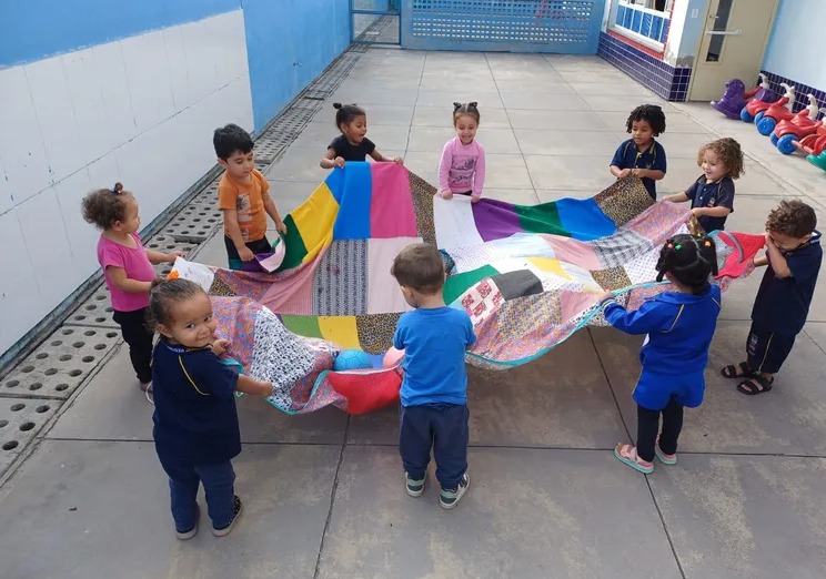 Resgatando a infância: Semana do Brincar movimenta escolas de Bragança Paulista
