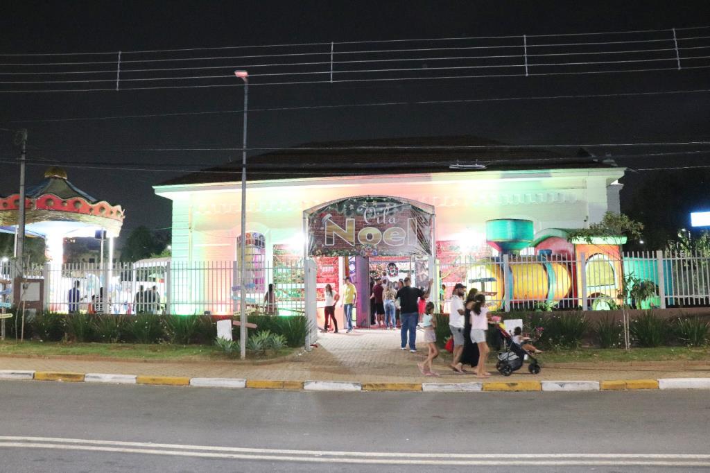 Bragança Paulista dá início às Festividades Natalinas com a inauguração da Vila Noel