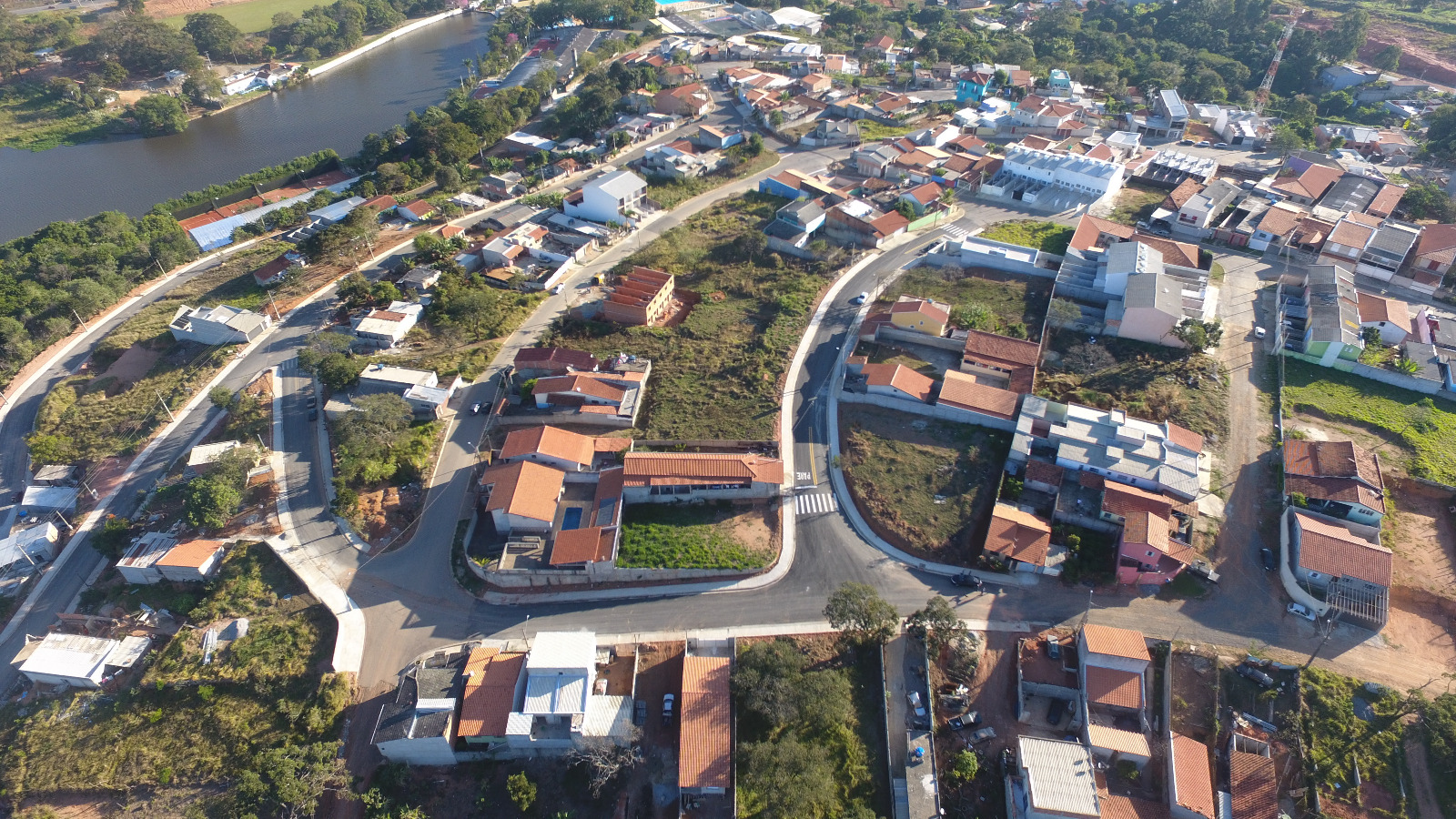 Atual Administração mudou realidade do Jardim Lago do Moinho com obras de infraestrutura e pavimentação