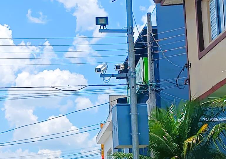 Prefeitura instala novo ponto de monitoramento para circulação de caminhões na Avenida José Gomes da Rocha Leal