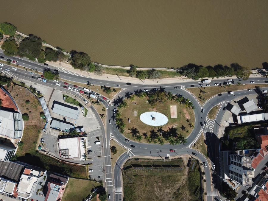 Transformação da rotatória da Praça São Francisco no Taboão trouxe mais segurança e fluidez para o trânsito de Bragança Paulista