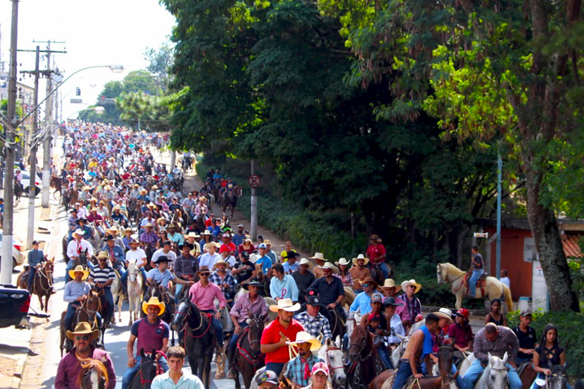 Cavalhada marca início dos festejos da Festa do Peão de Boiadeiro de  Bragança Paulista – O Atibaiense