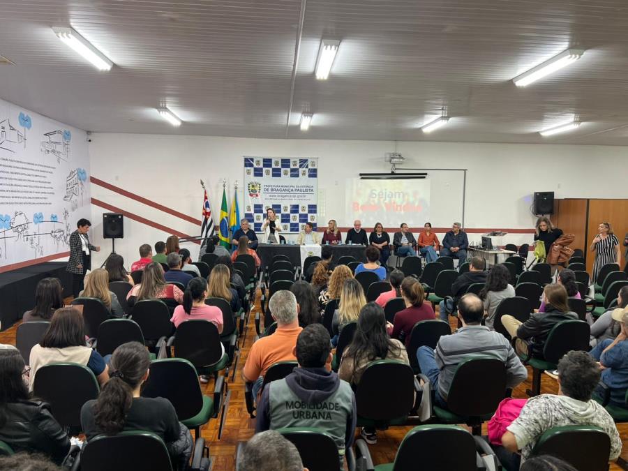 Prefeitura empossa 58 novos servidores aprovados em Concursos Públicos