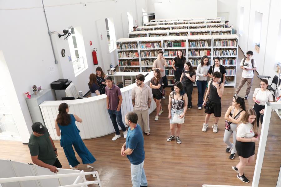 Alunos de Arquitetura e Urbanismo da USF visitam o Centro Cultural Prefeito Jesus Abi Chedid