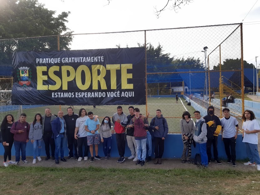 Alunos da Escola Estadual Prof. Maria José Moraes Salles visitam a Secretaria da Juventude, Esportes e Lazer