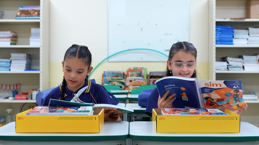 Secretaria Municipal de Educação apresenta uniformes, kits escolares e material didático e reforça investimentos históricos na Educação para 2026