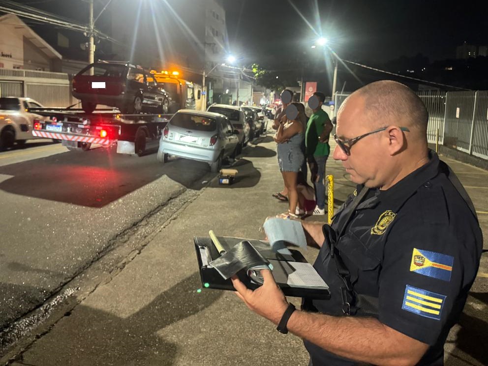 GCM realiza bloqueio viário e prende condutor por embriaguez ao volante em Bragança Paulista