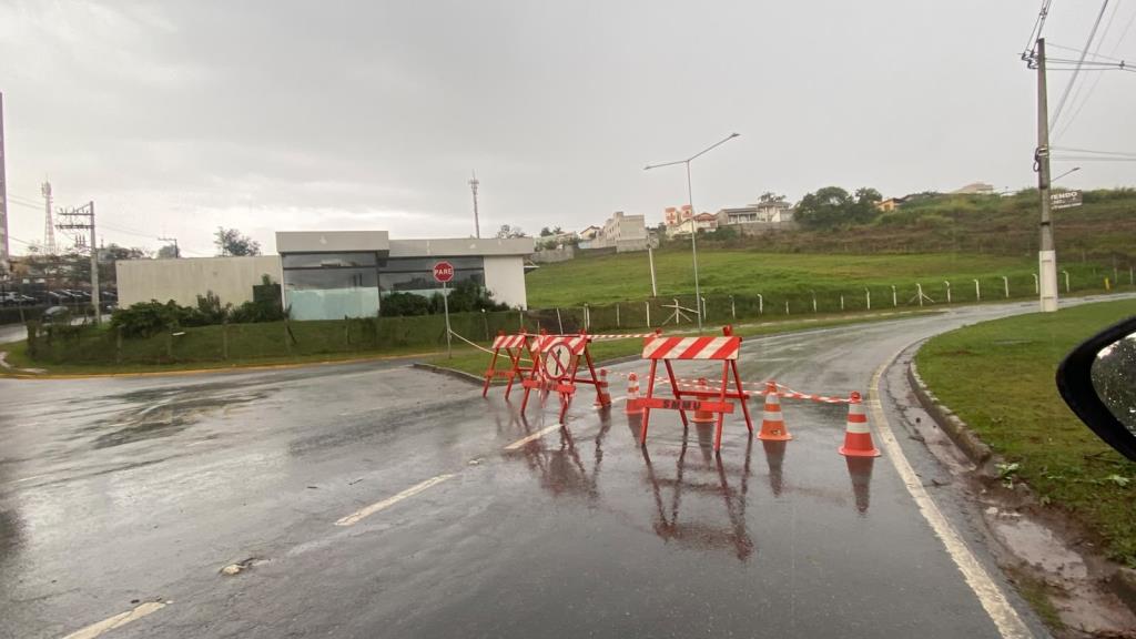 Defesa Civil identifica risco e trecho da Avenida Norte-Sul é interditado