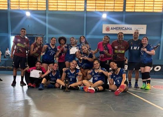 Equipes de handebol se destacam e conquistam medalhas para o município