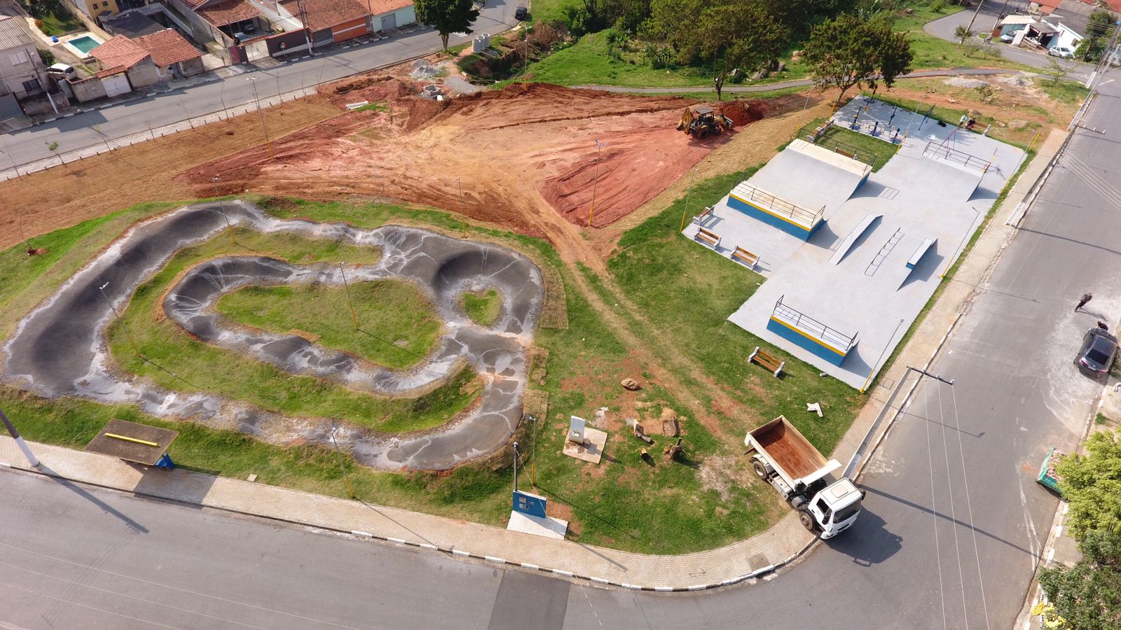 Praça de Esportes no Jardim São Miguel está recebendo novos equipamentos