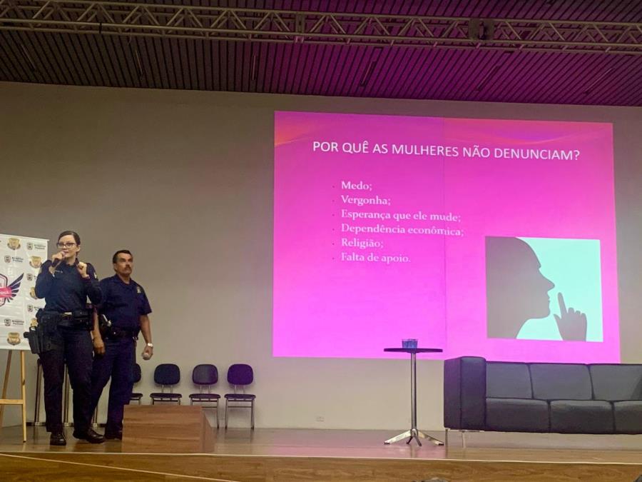 Equipe Guardiã Maria da Penha ministra palestra sobre rede de apoio à Violência Doméstica na USF
