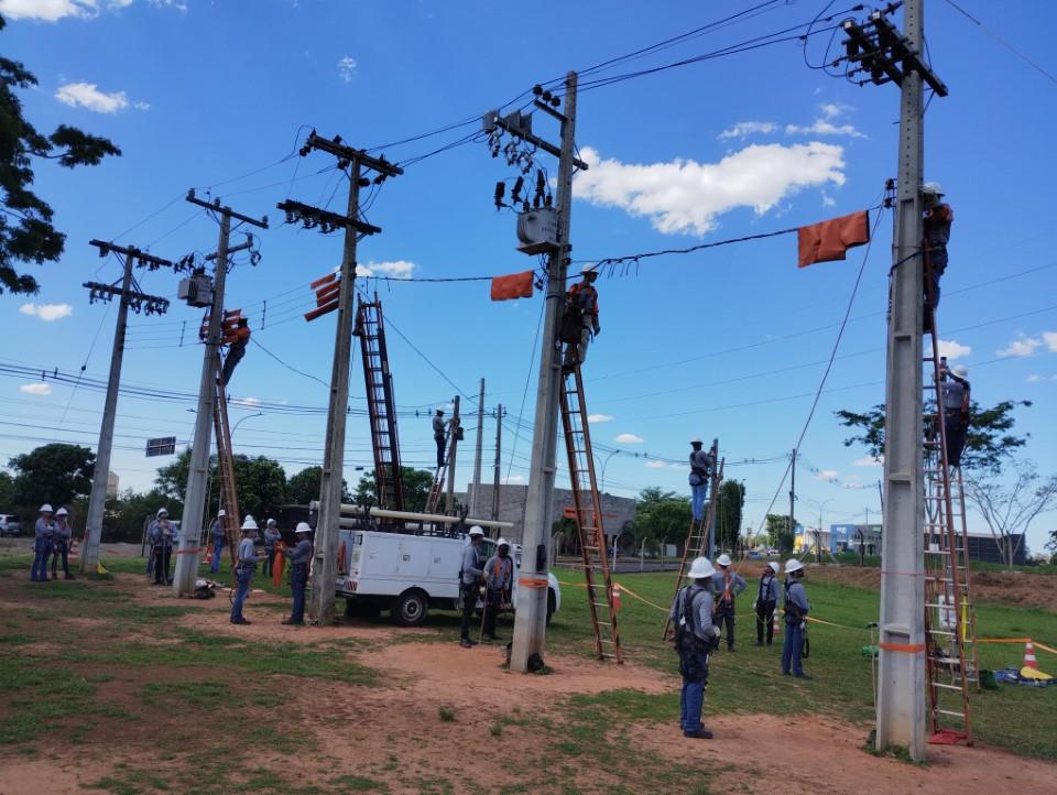 Energisa faz plantão de atendimento no PAT de Bragança Paulista para inscrições no curso gratuito de eletricista