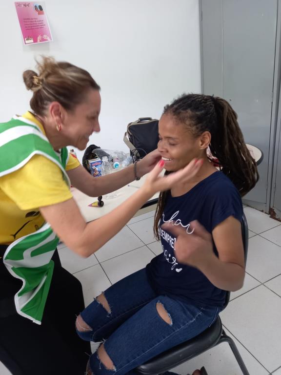 Centro POP executa Projeto Brilhar – Novos Sorrisos voltado ao fortalecimento de mulheres em situação de rua