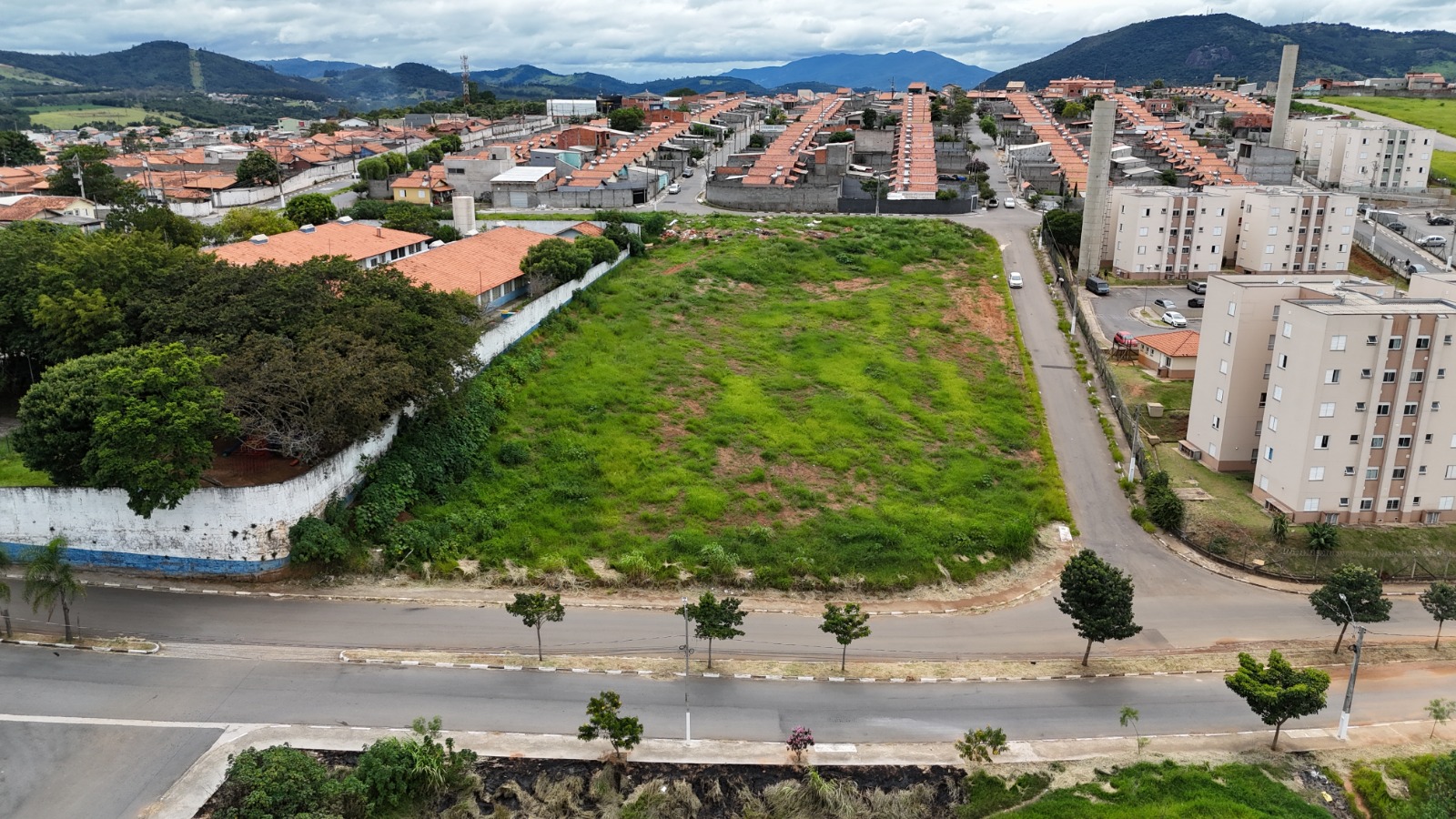 Prefeito sanciona lei para doação de terreno destinado a moradias populares