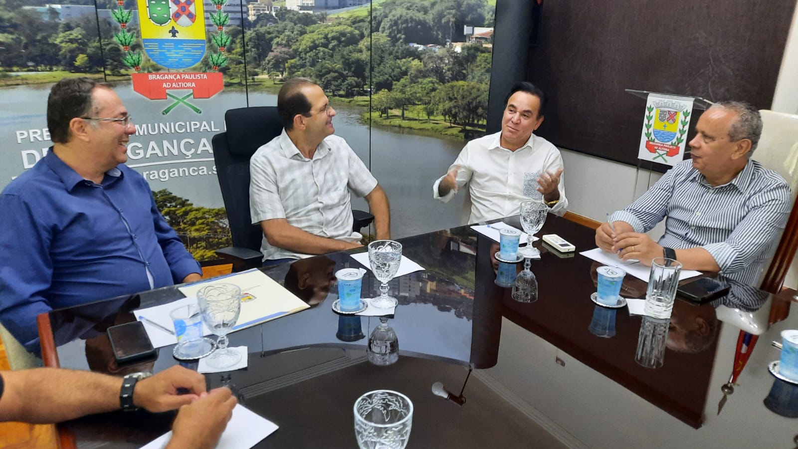 Deputado Federal Adilson Barroso visita Gabinete e deve viabilizar recursos para obras de infraestrutura e saúde