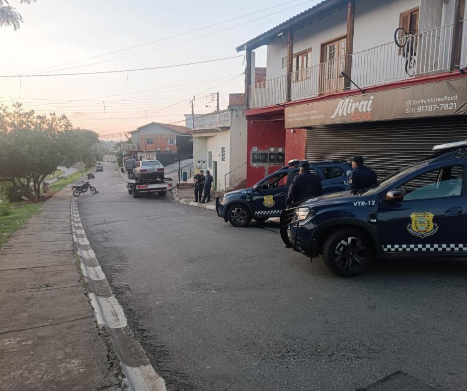 Motorista sem CNH e veículo com licença vencida são flagrados pela GCM em Bragança Paulista