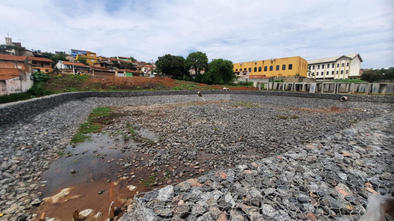 “Piscinão” da Av. Eusébio Savaio conteve o grande volume de chuvas desta terça-feira (22/11)   