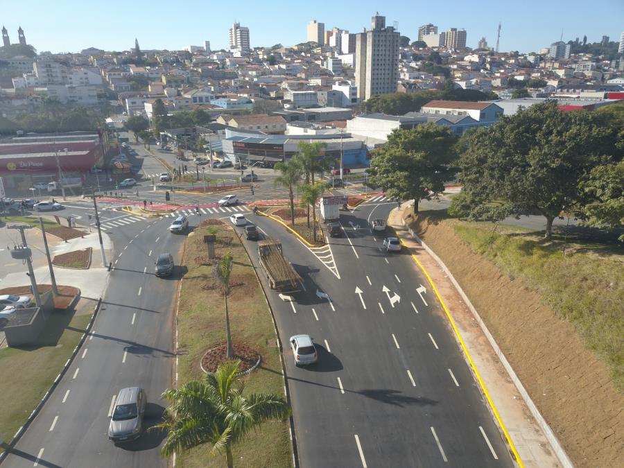 “Rotatória do Tasca” tem 100% da nova configuração e sinalização implantadas