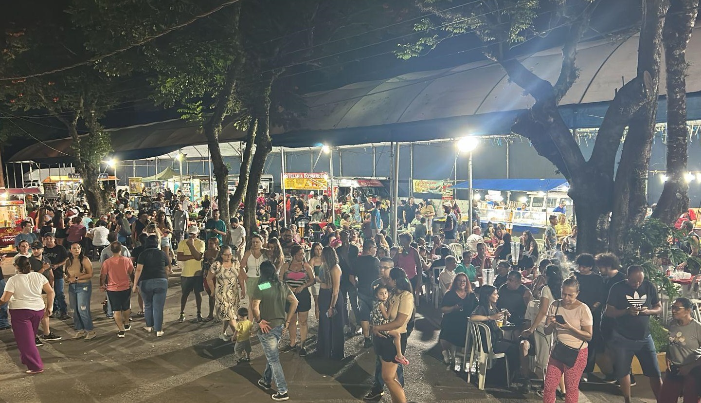 Feira Noturna terá show com Pagode do Léo nesta quinta-feira (27/02)