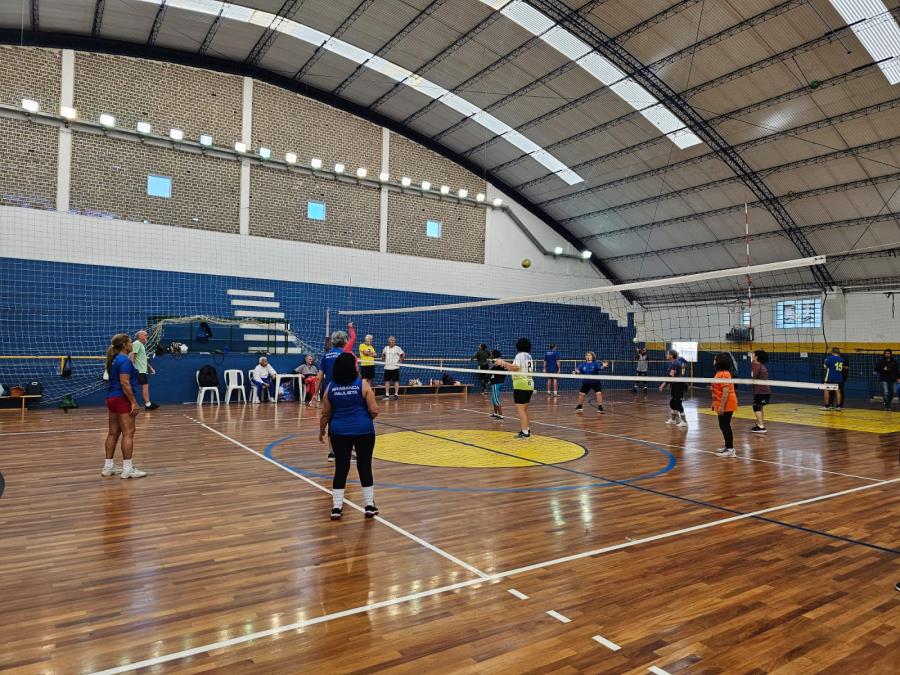 Equipe de Voleibol Adulto Feminino de Bragança Paulista volta à