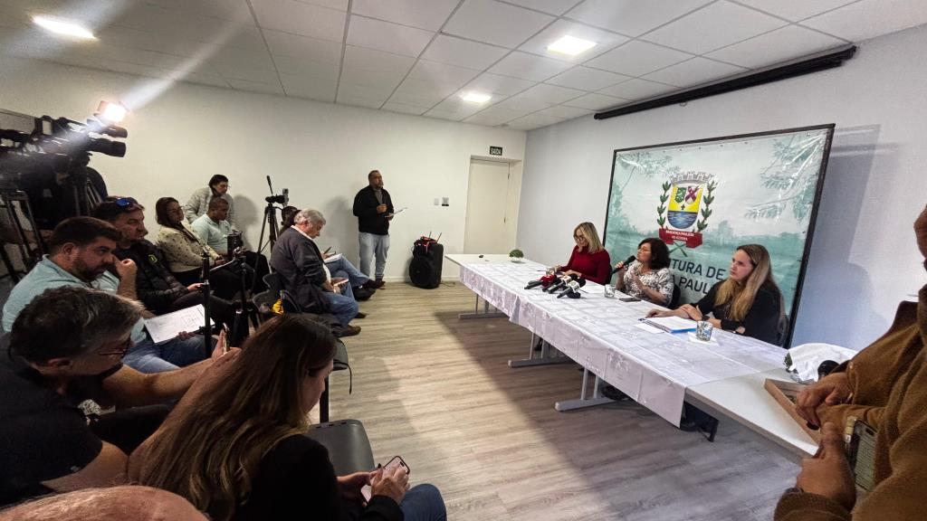 Coletiva de imprensa detalha investigação de meningite e medidas de vigilância epidemiológica na rede escolar