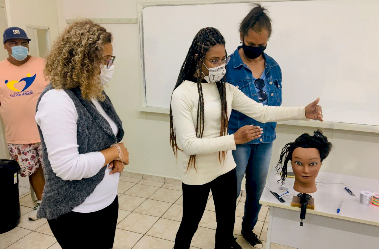 Comunidade ganha Centro de Capacitação e Treinamento no bairro Henedina Cortez