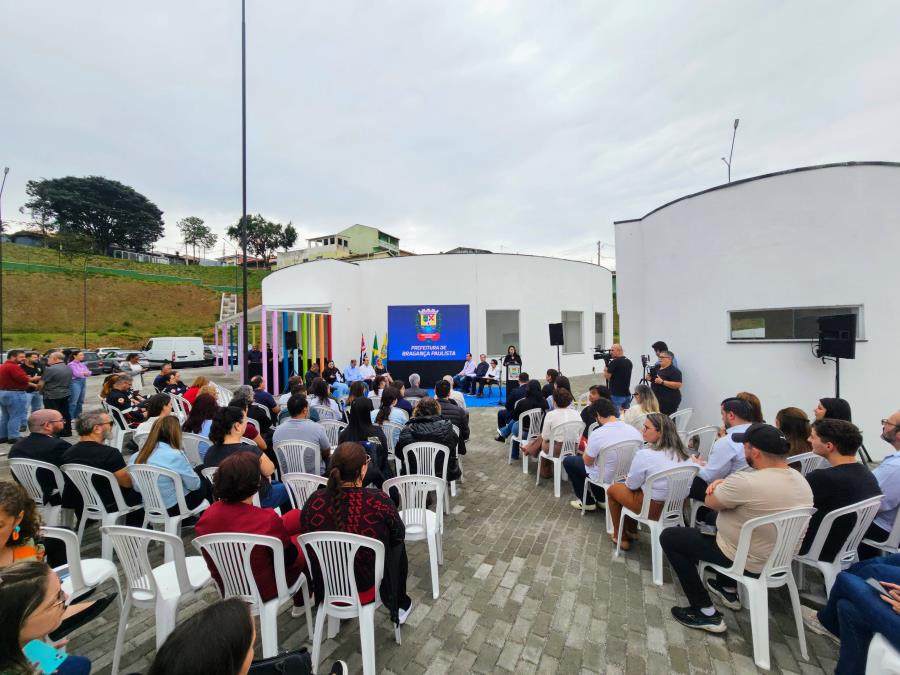 Administração realiza entrega do prédio do Centro de Atenção à Saúde da Mulher e da Criança