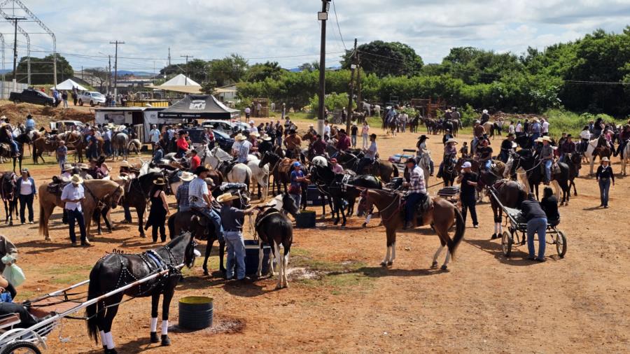 Cavalhada abre com sucesso a Expoagro e Festa do Peão de Bragança Paulista
