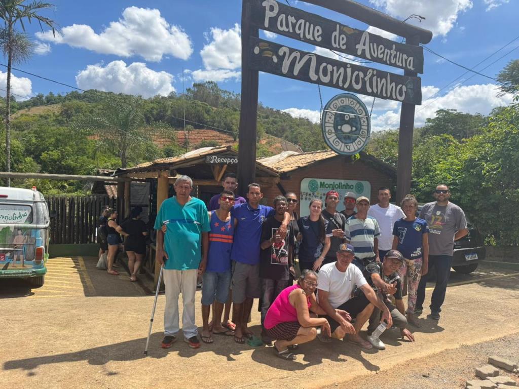 Assistidos da Casa de Passagem participam de passeio no Parque de Aventura Monjolinho, em Socorro