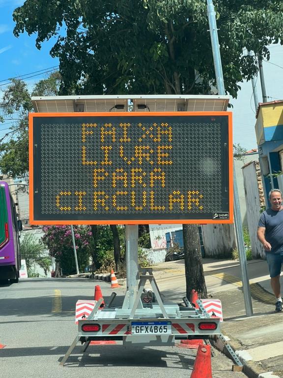 Começam nesta segunda-feira, 19, autuações por estacionamento irregular na faixa reversível
