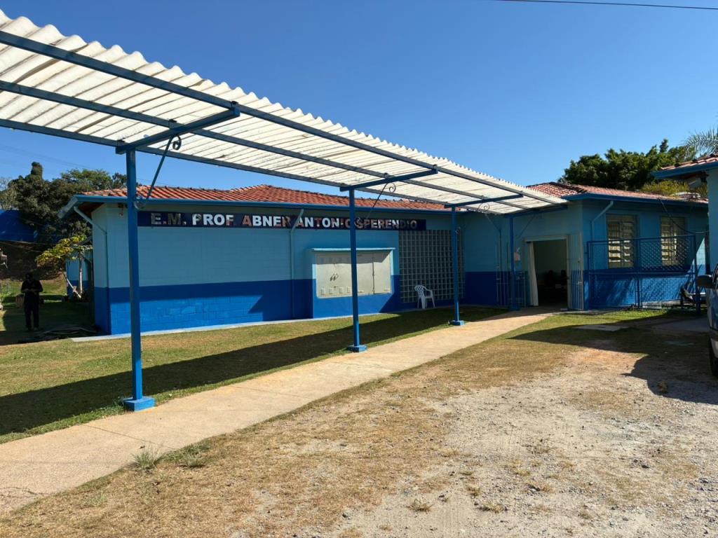 Escola Municipal Prof. Abner Antônio Sperendio ganha novo visual após revitalização
