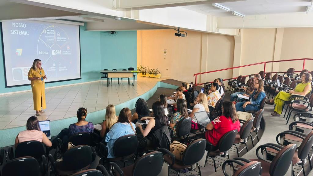 Educação realiza Ciclo de Formação Continuada com foco no início do ano letivo da rede municipal