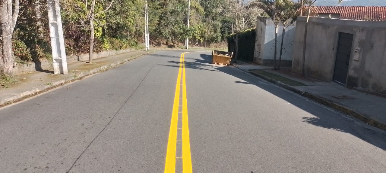 Rua Victório Panuncio, no Jardim Sevilha, recebe nova sinalização de trânsito