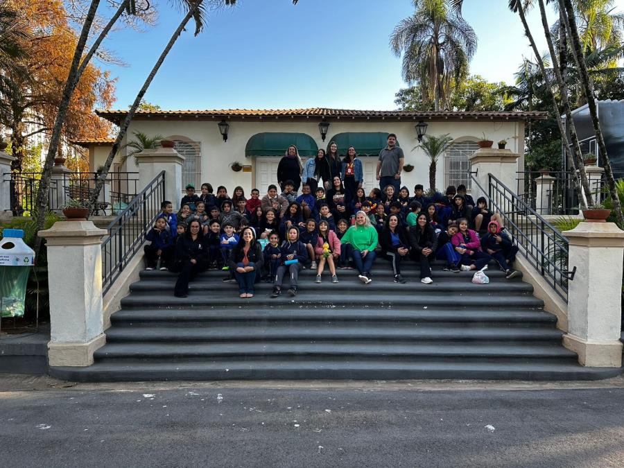 Alunos da E.M.R. Profª Yvette Apparecida Mucci visitam dependências da Secretaria Municipal do Meio Ambiente