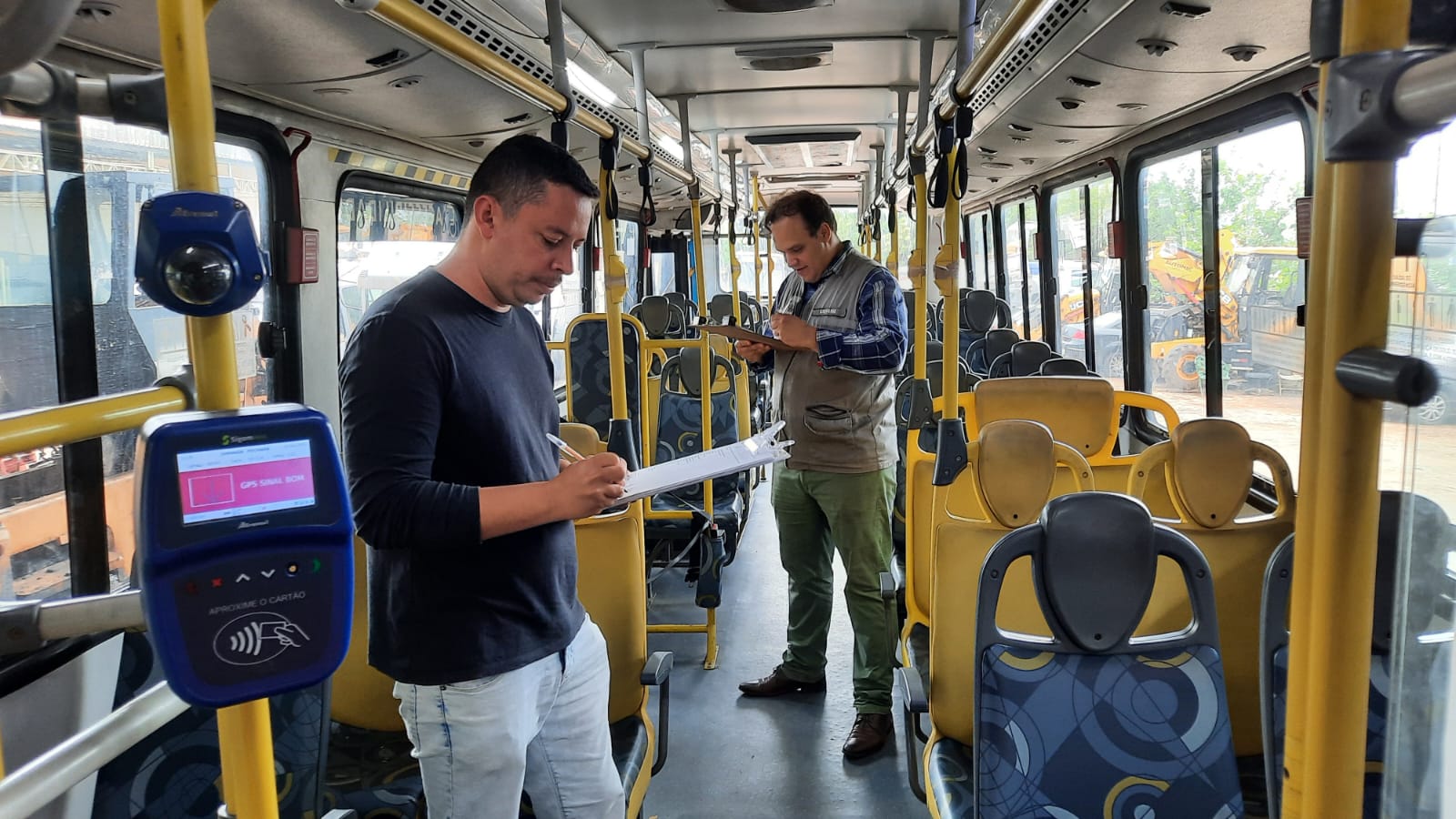Prefeitura realiza vistorias em ônibus do transporte público municipal da empresa JTP